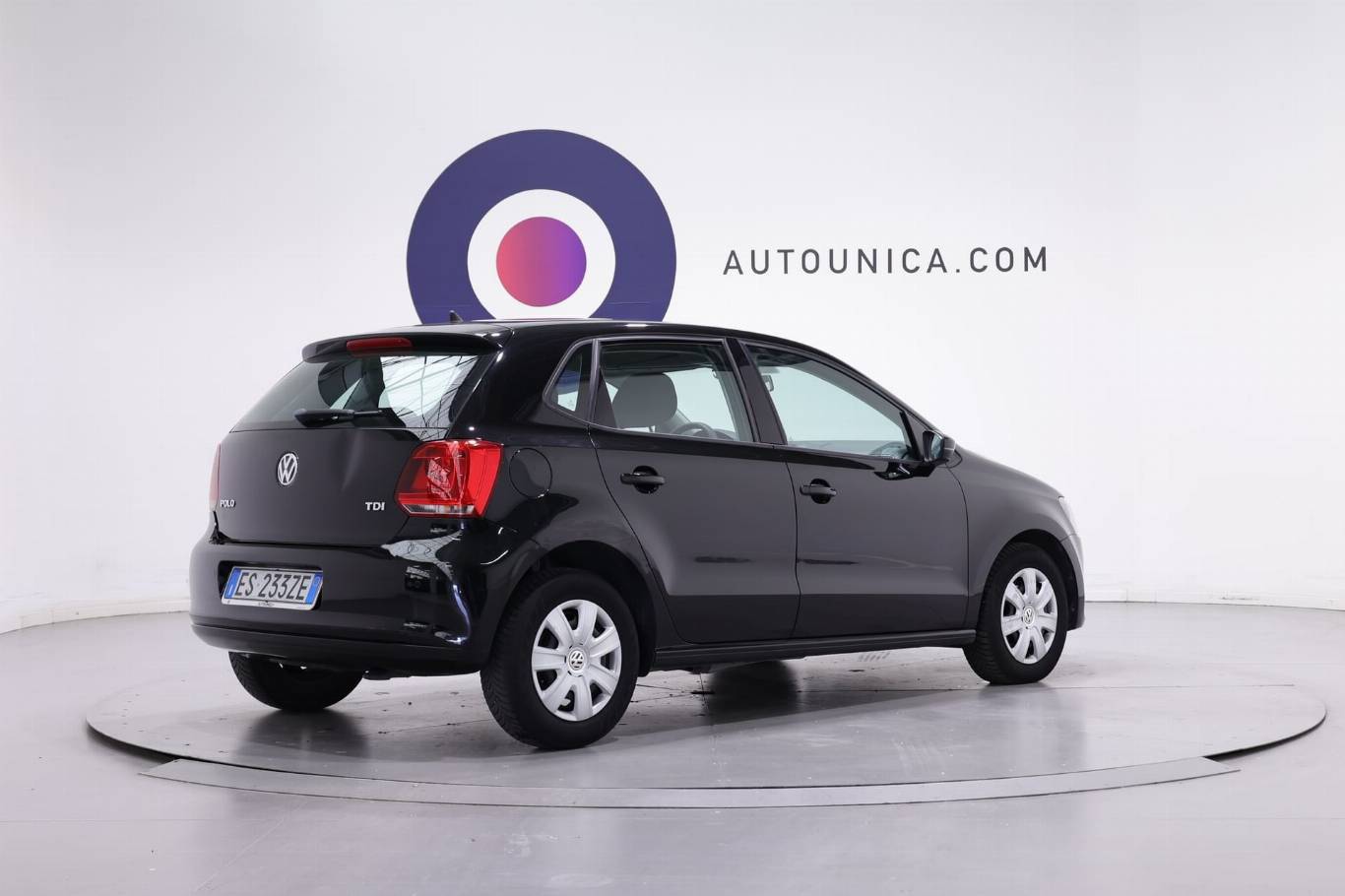 VOLKSWAGEN Polo 14