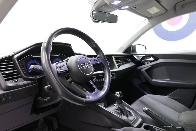 AUDI A1 5