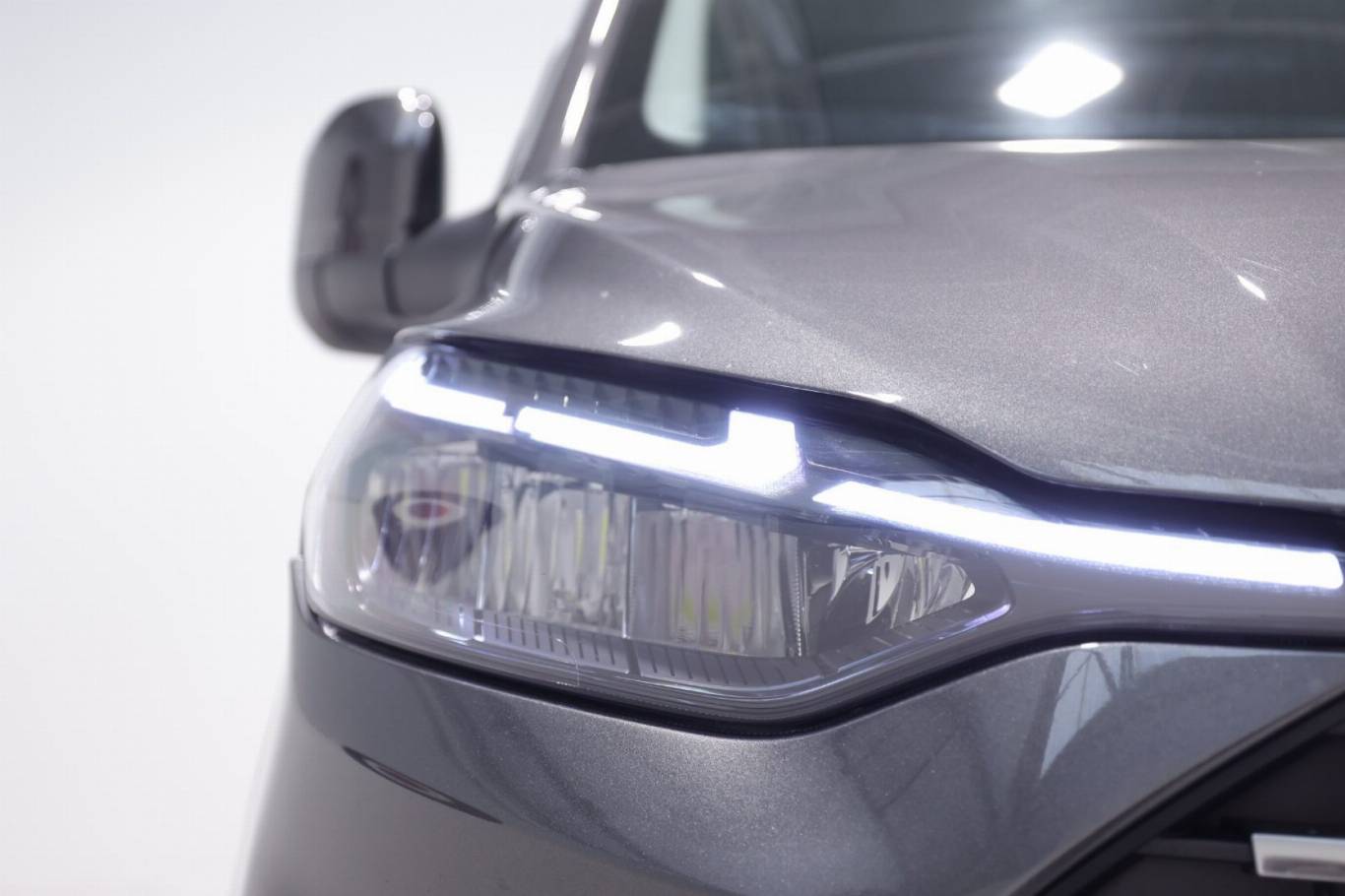 FORD Tourneo Custom 13