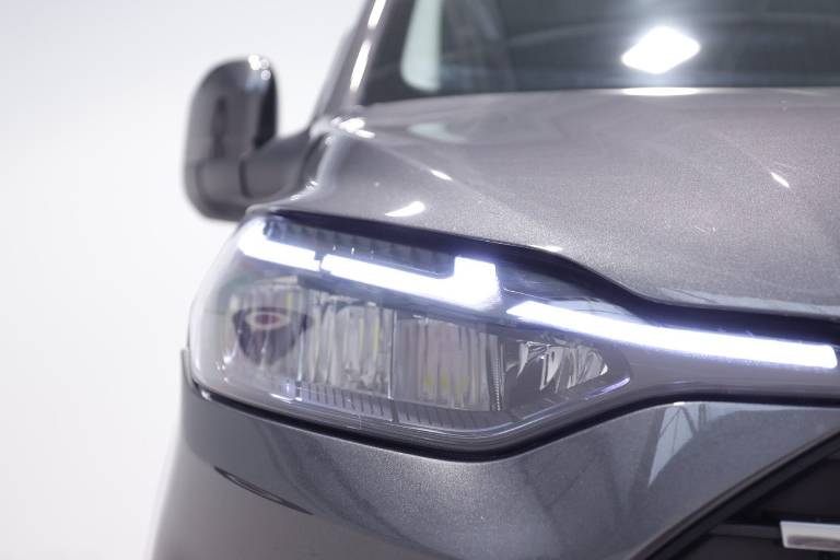 FORD Tourneo Custom 13