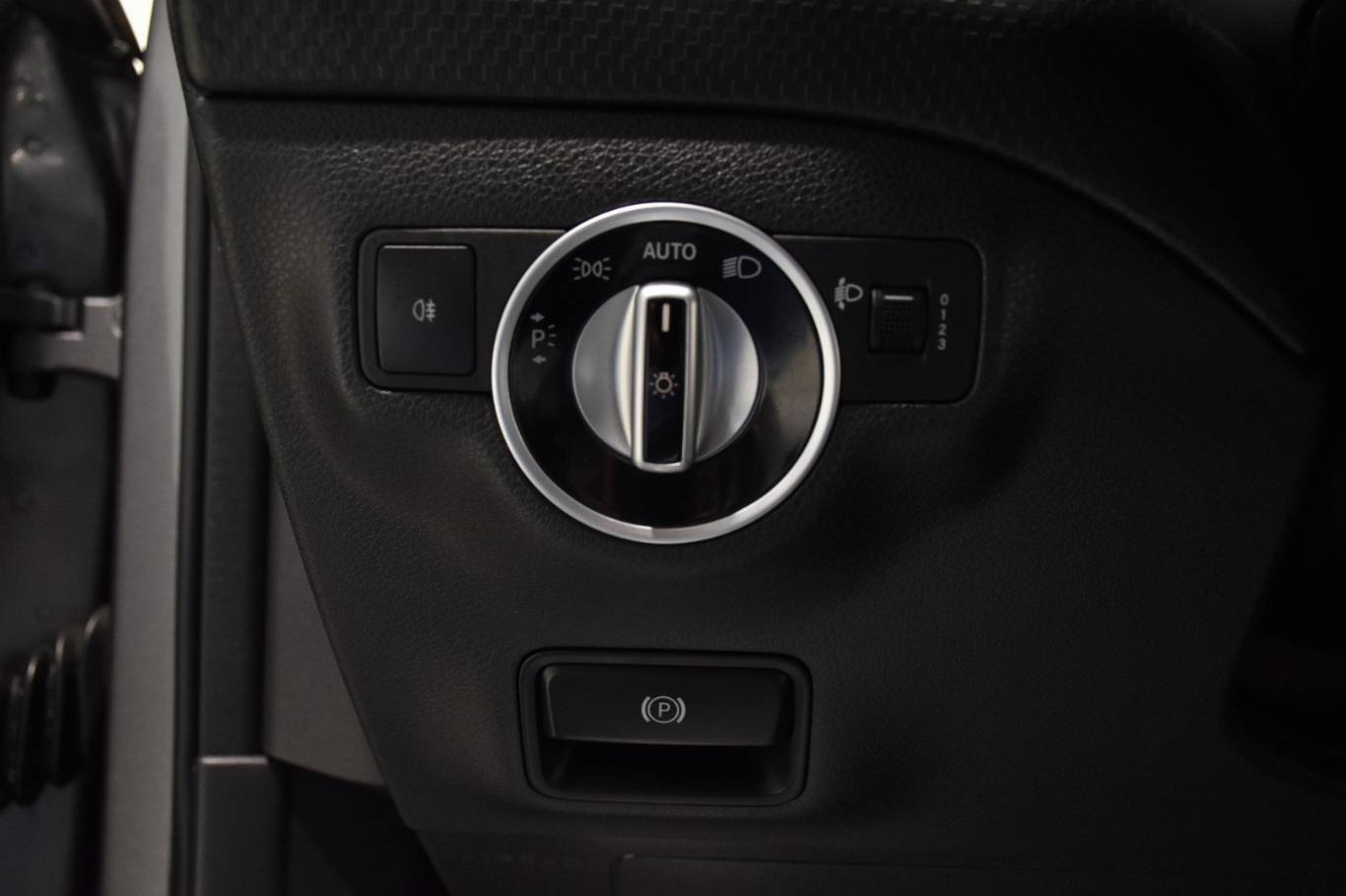 MERCEDES-BENZ A 180 23