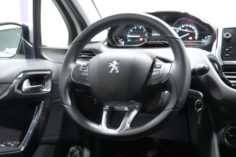 PEUGEOT 208 35