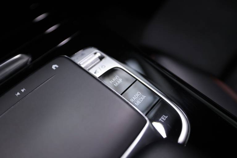 MERCEDES-BENZ A 180 30