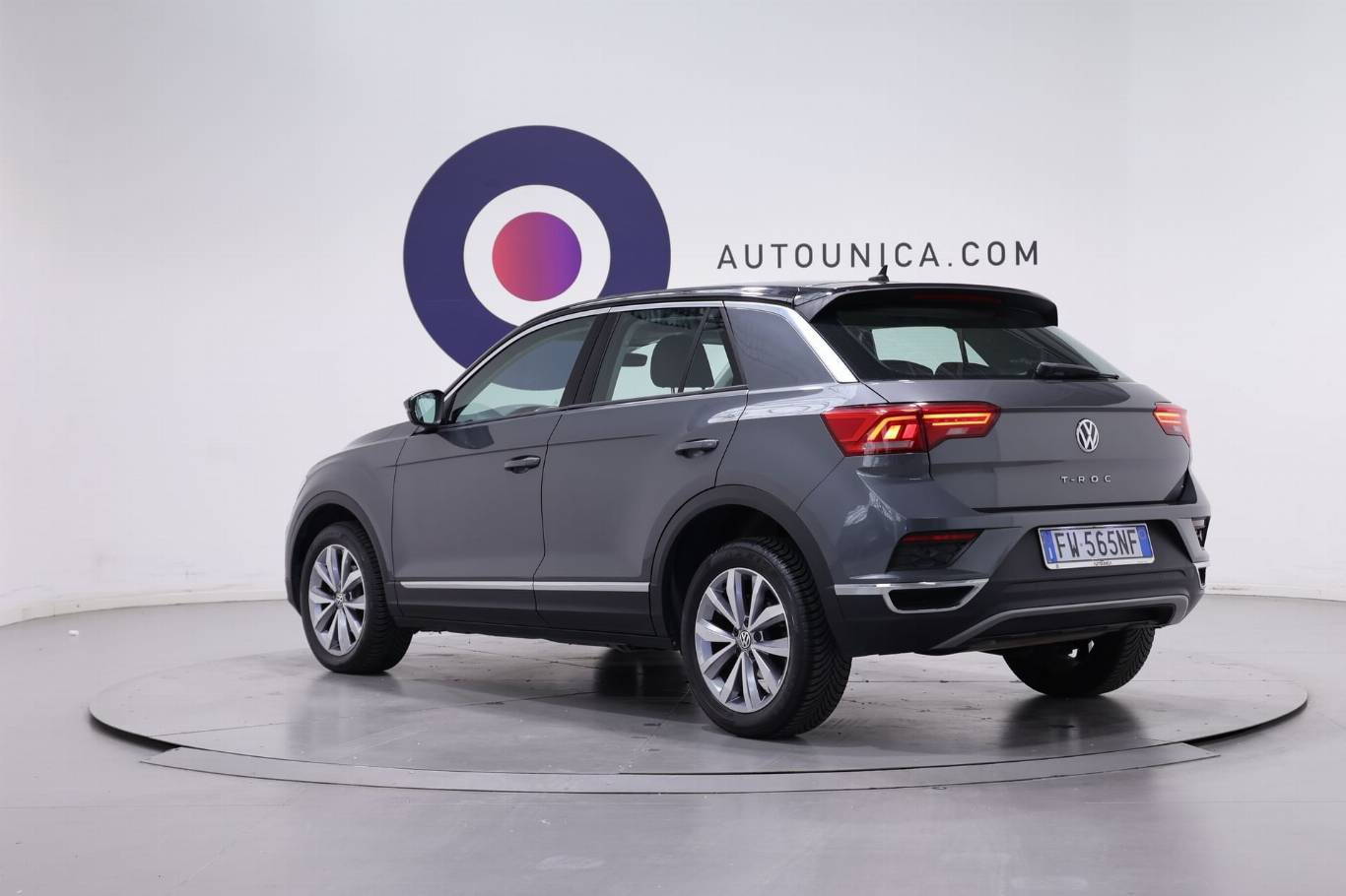 VOLKSWAGEN T-Roc 7