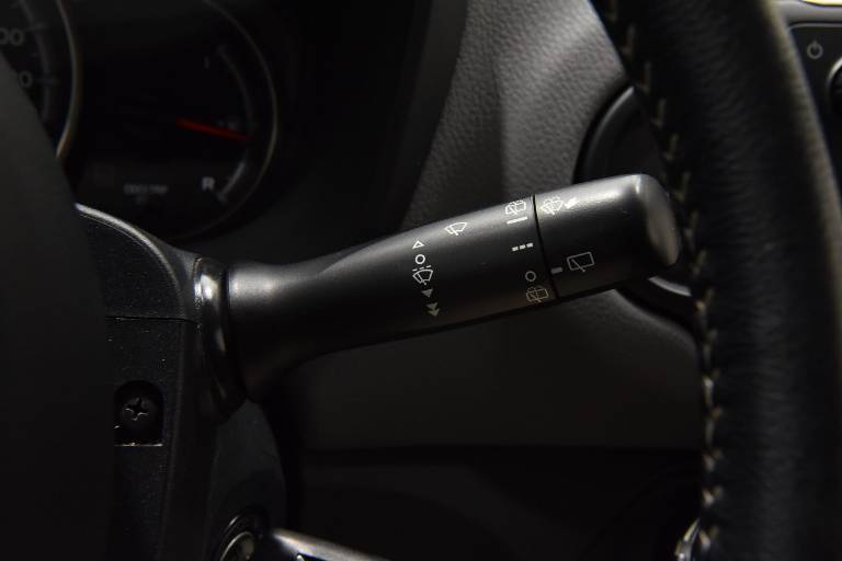 TOYOTA Yaris 27