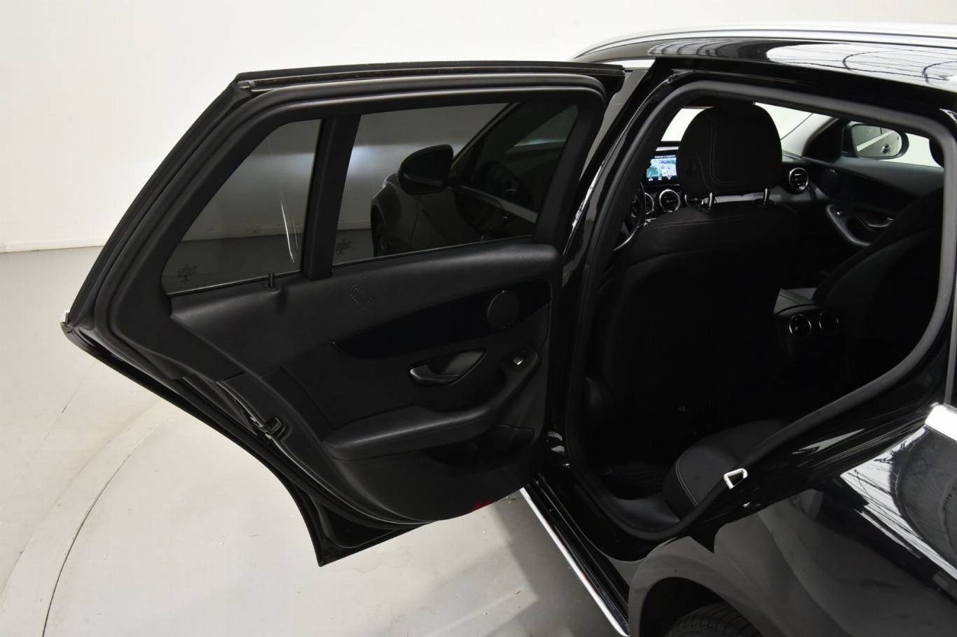 MERCEDES-BENZ C 200 37