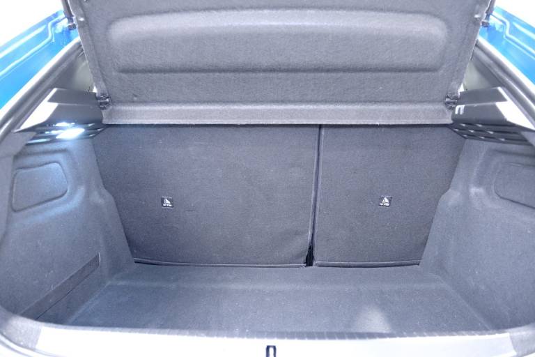 PEUGEOT 208 66