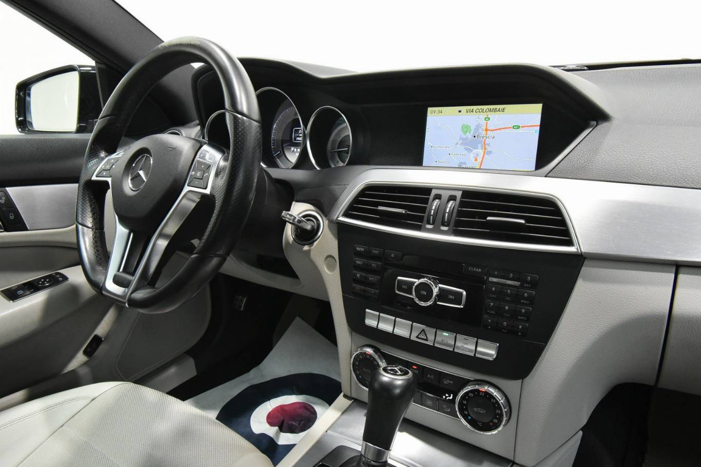 MERCEDES-BENZ C 250 28