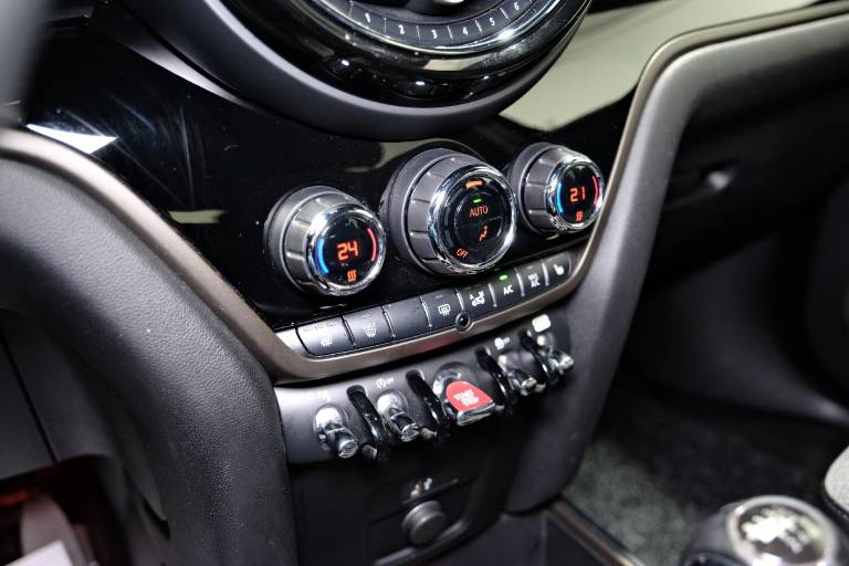 MINI Countryman 28