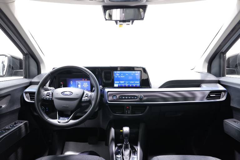 FORD Tourneo Courier 10
