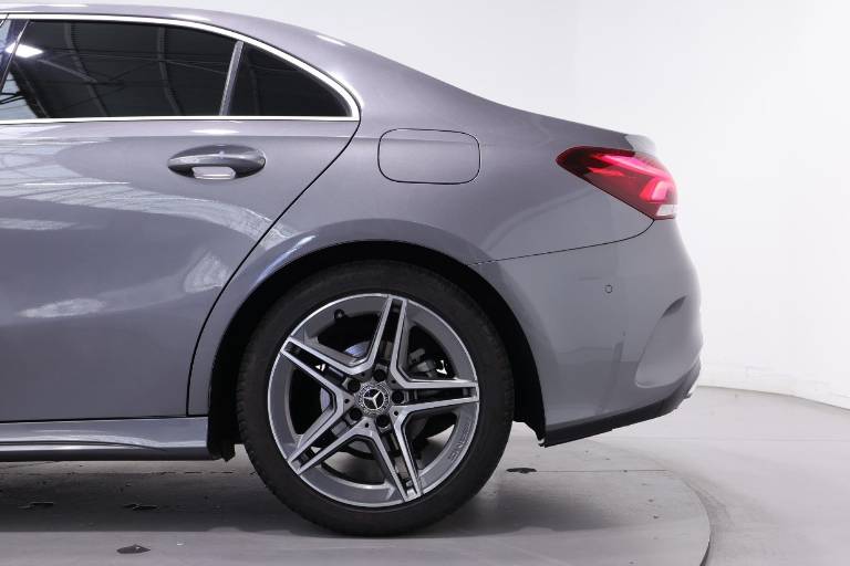 MERCEDES-BENZ A 180 37