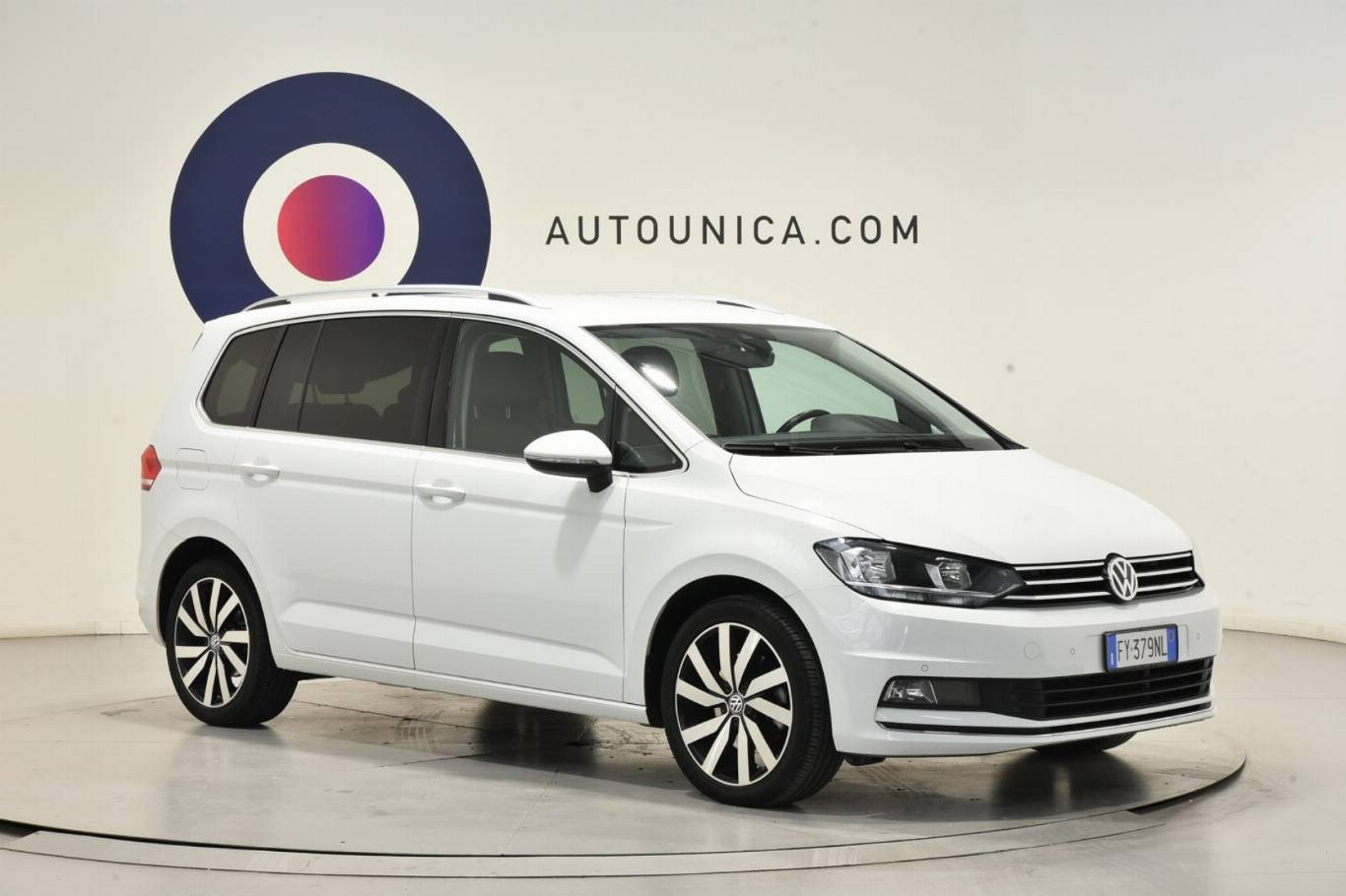 VOLKSWAGEN Touran 29