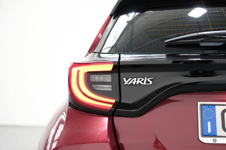 TOYOTA Yaris 43