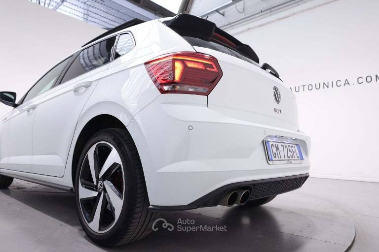 VOLKSWAGEN Polo 41