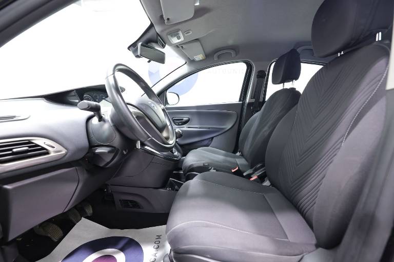 LANCIA Ypsilon 12