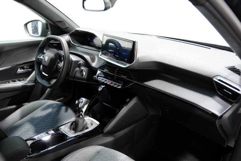 PEUGEOT 2008 39