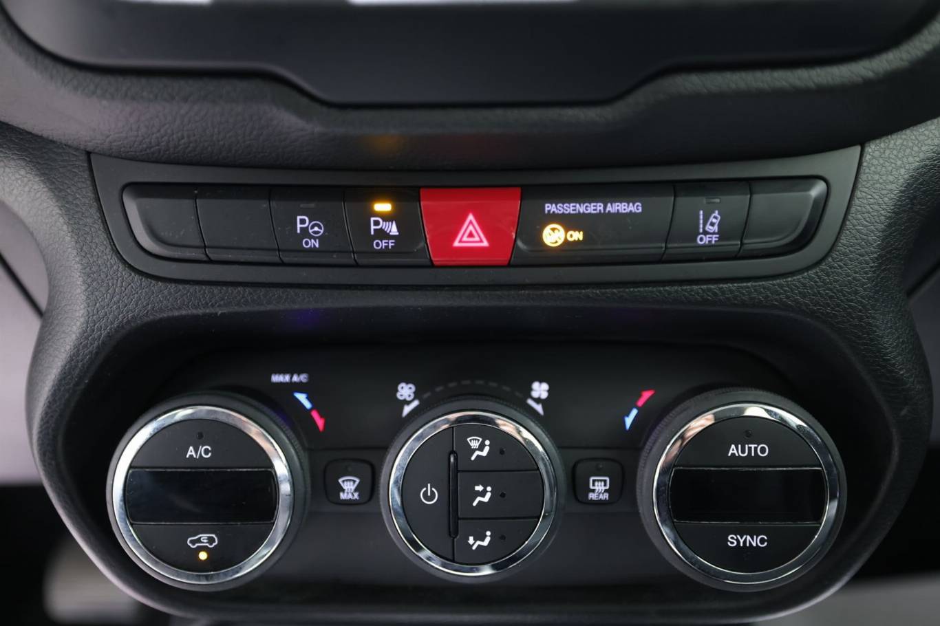 JEEP Renegade 26