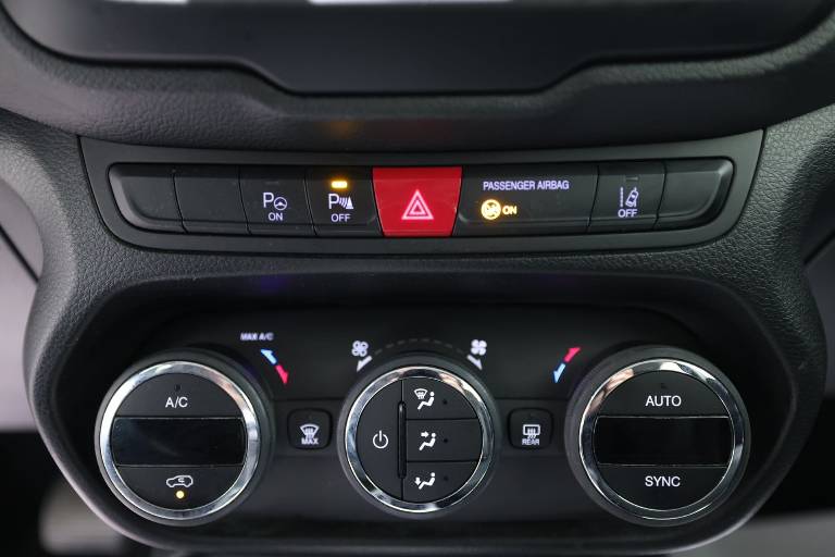 JEEP Renegade 26