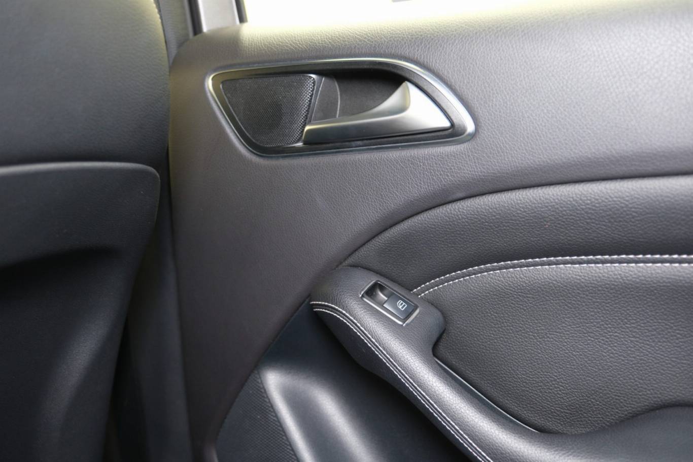 MERCEDES-BENZ B 180 35