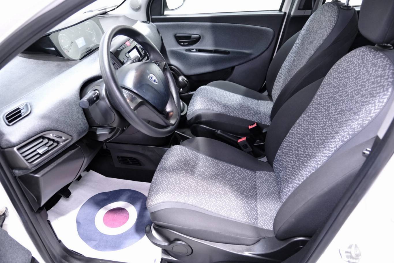 LANCIA Ypsilon 19
