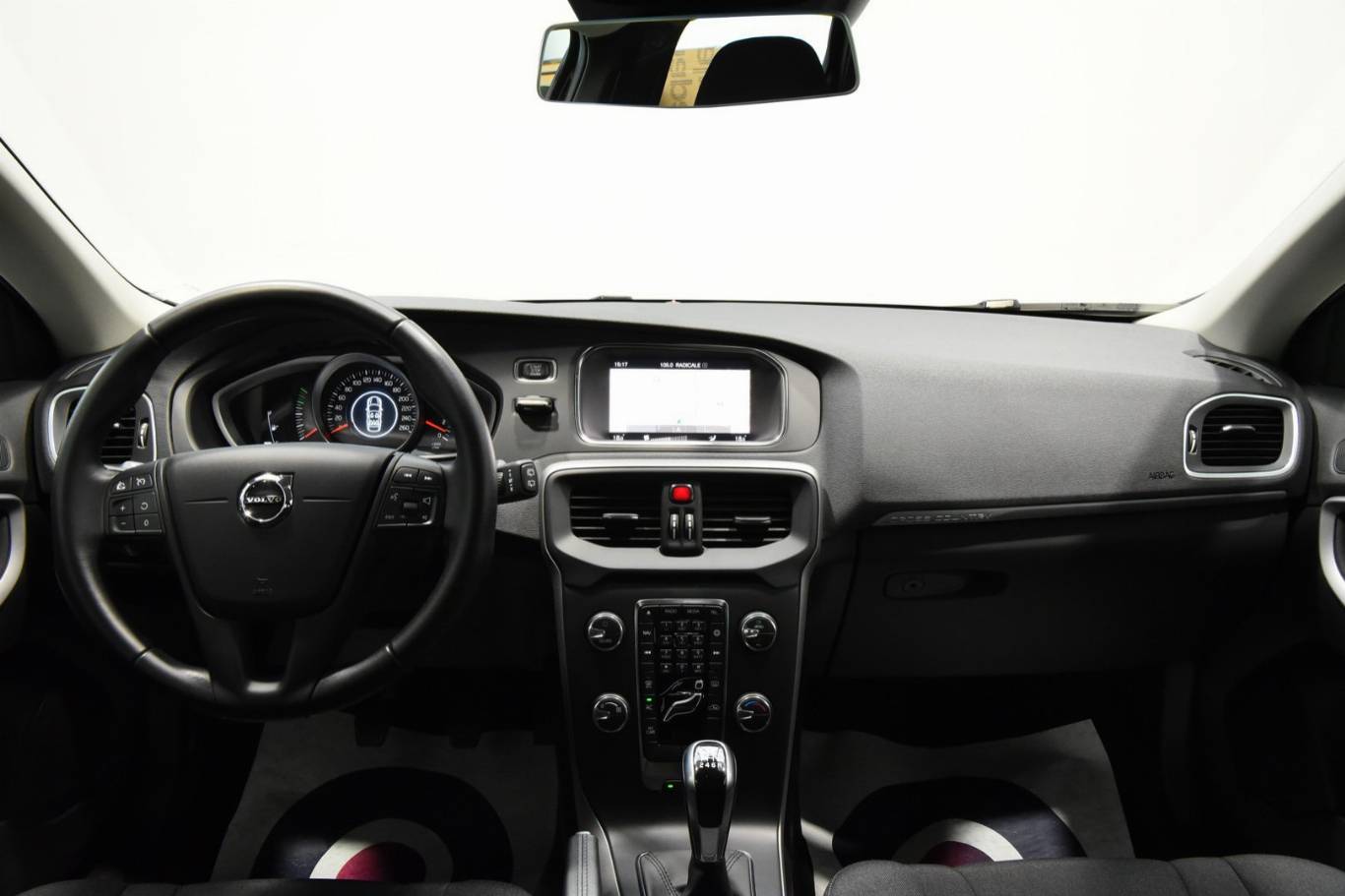 VOLVO V40 Cross Country 22