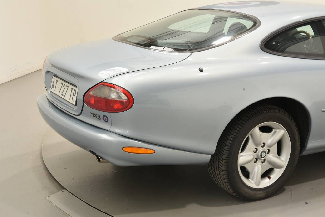 JAGUAR XK8 14
