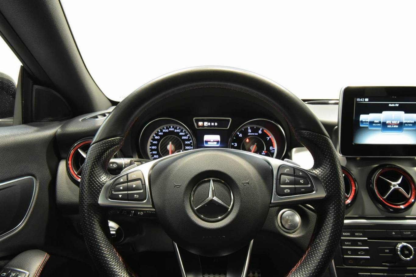 MERCEDES-BENZ CLA 45 AMG 42
