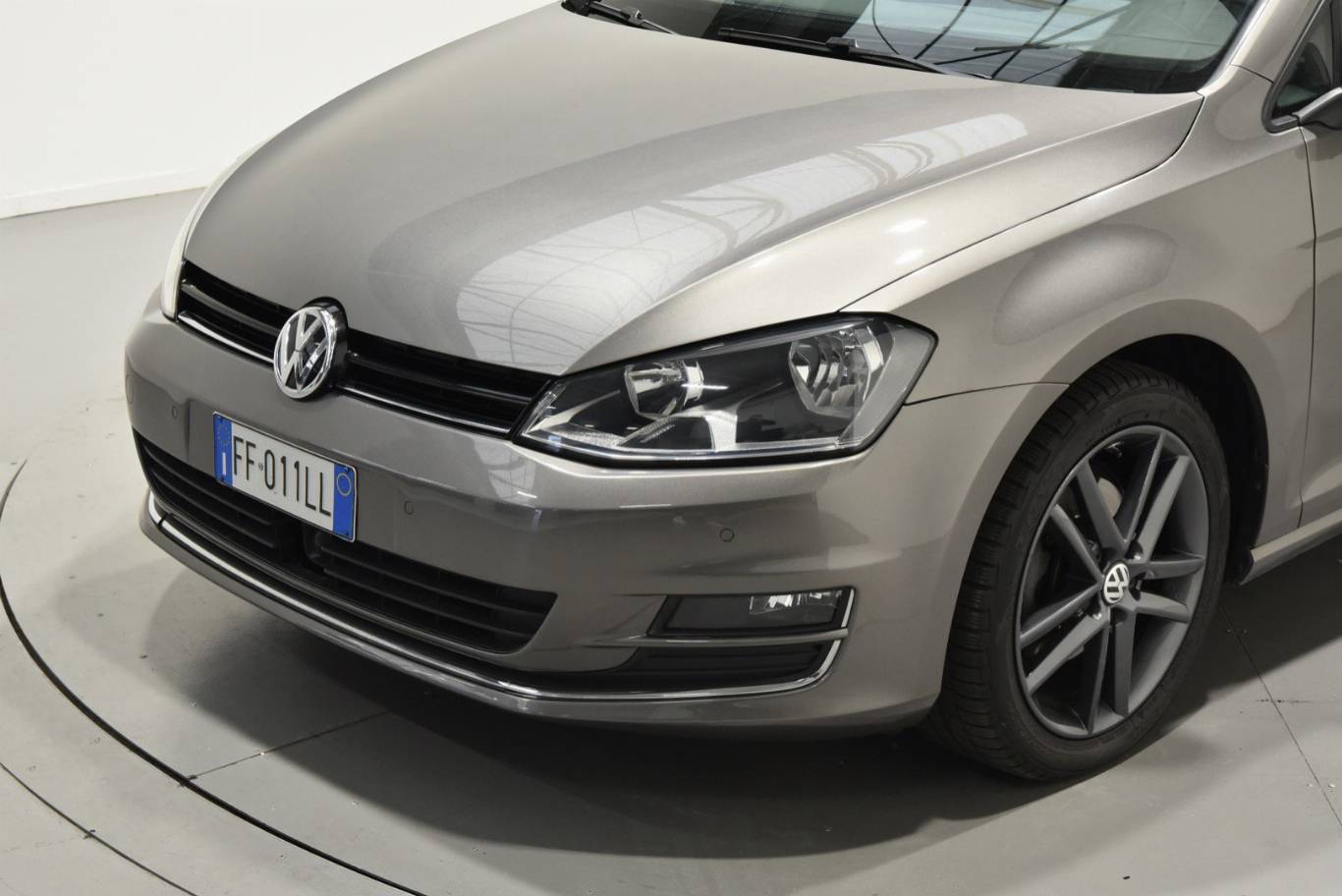 VOLKSWAGEN Golf 54
