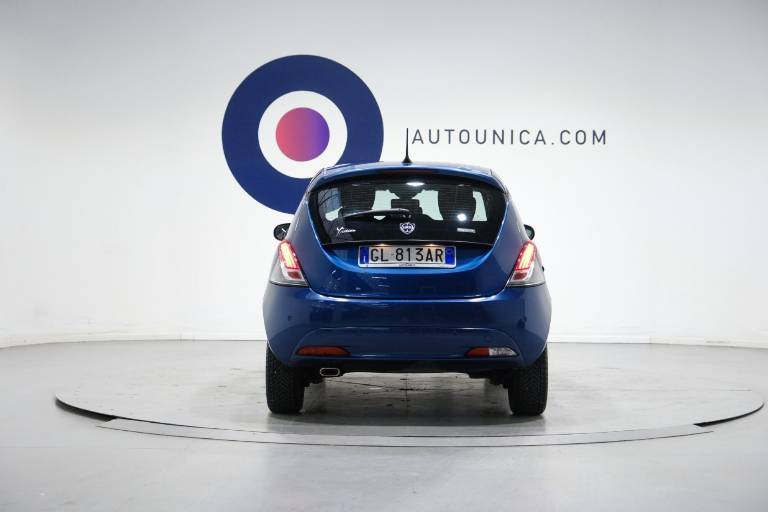 LANCIA Ypsilon 15