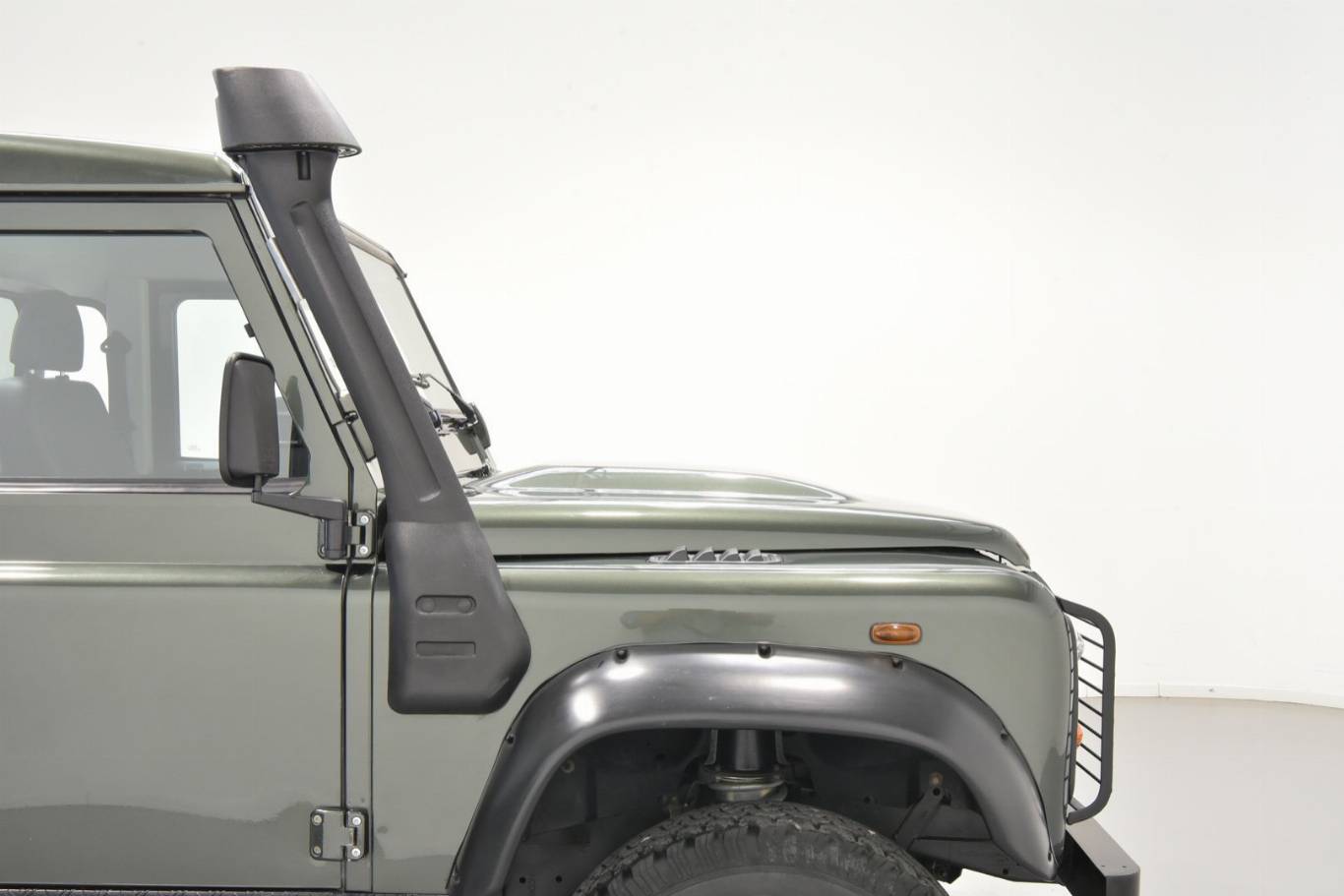 LAND ROVER Defender 74