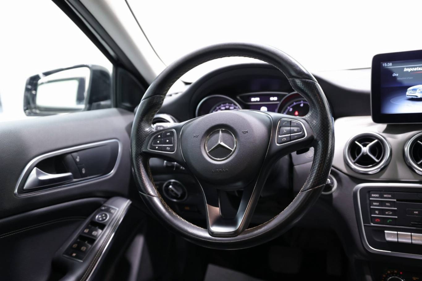 MERCEDES-BENZ GLA 200 34