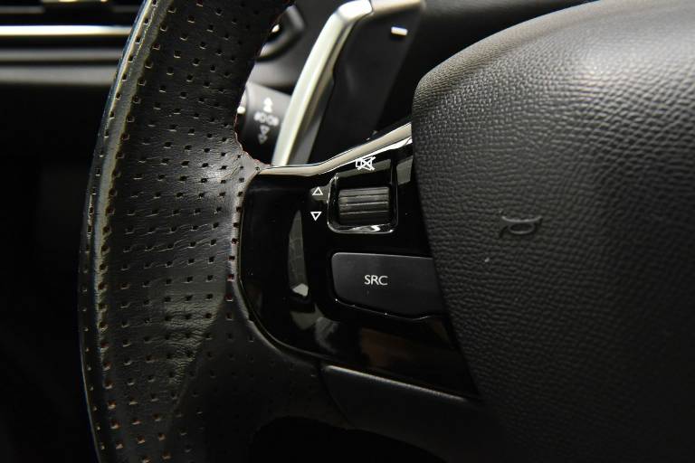 PEUGEOT 308 7