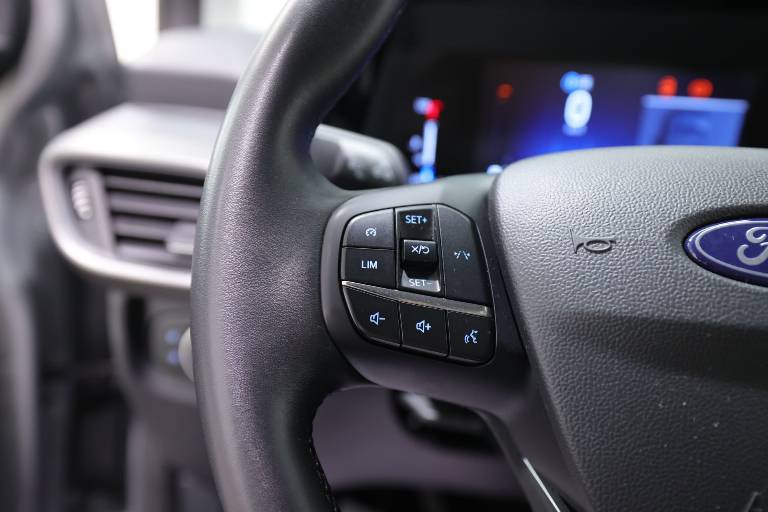 FORD Tourneo Courier 24