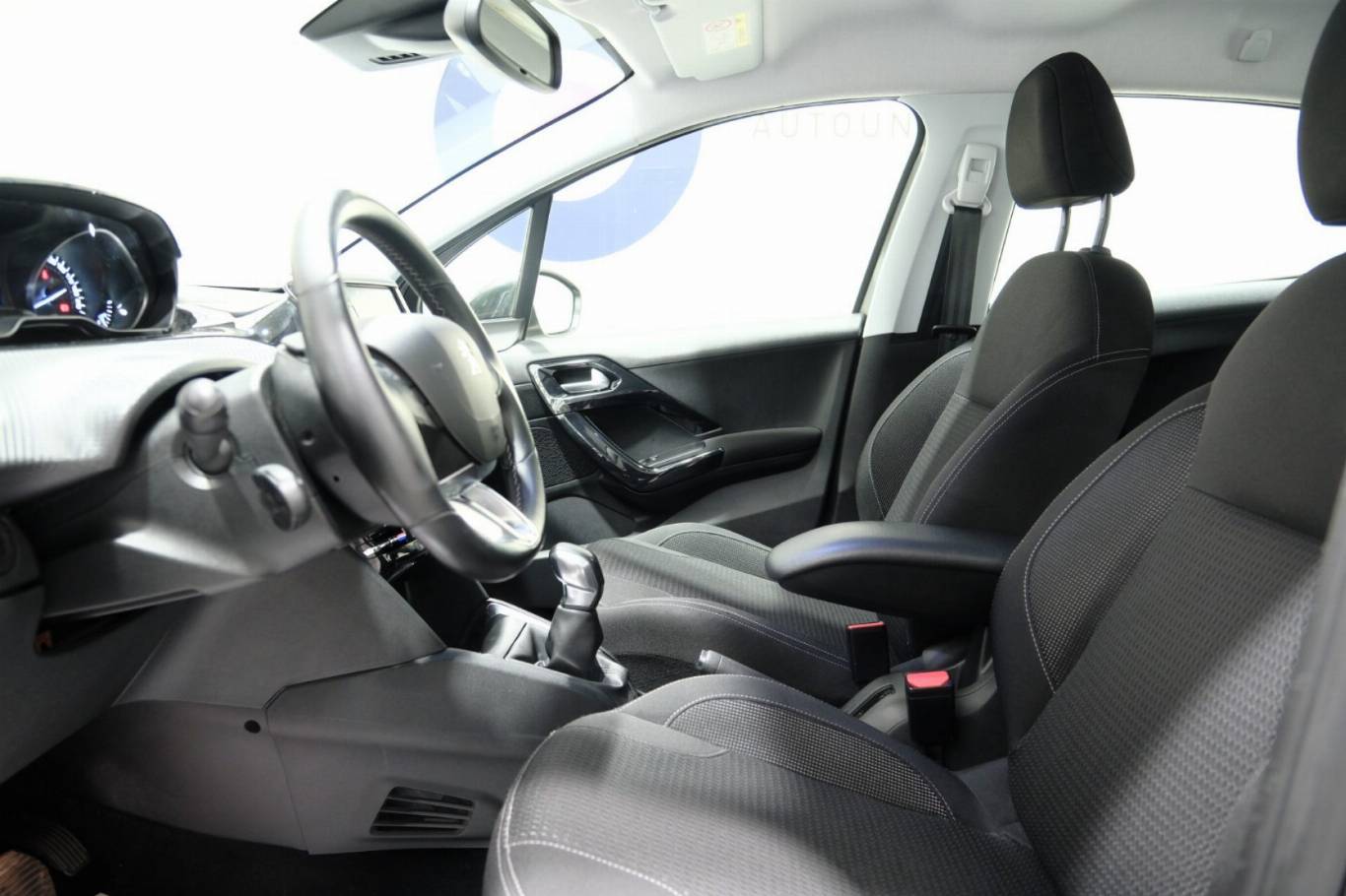 PEUGEOT 208 20