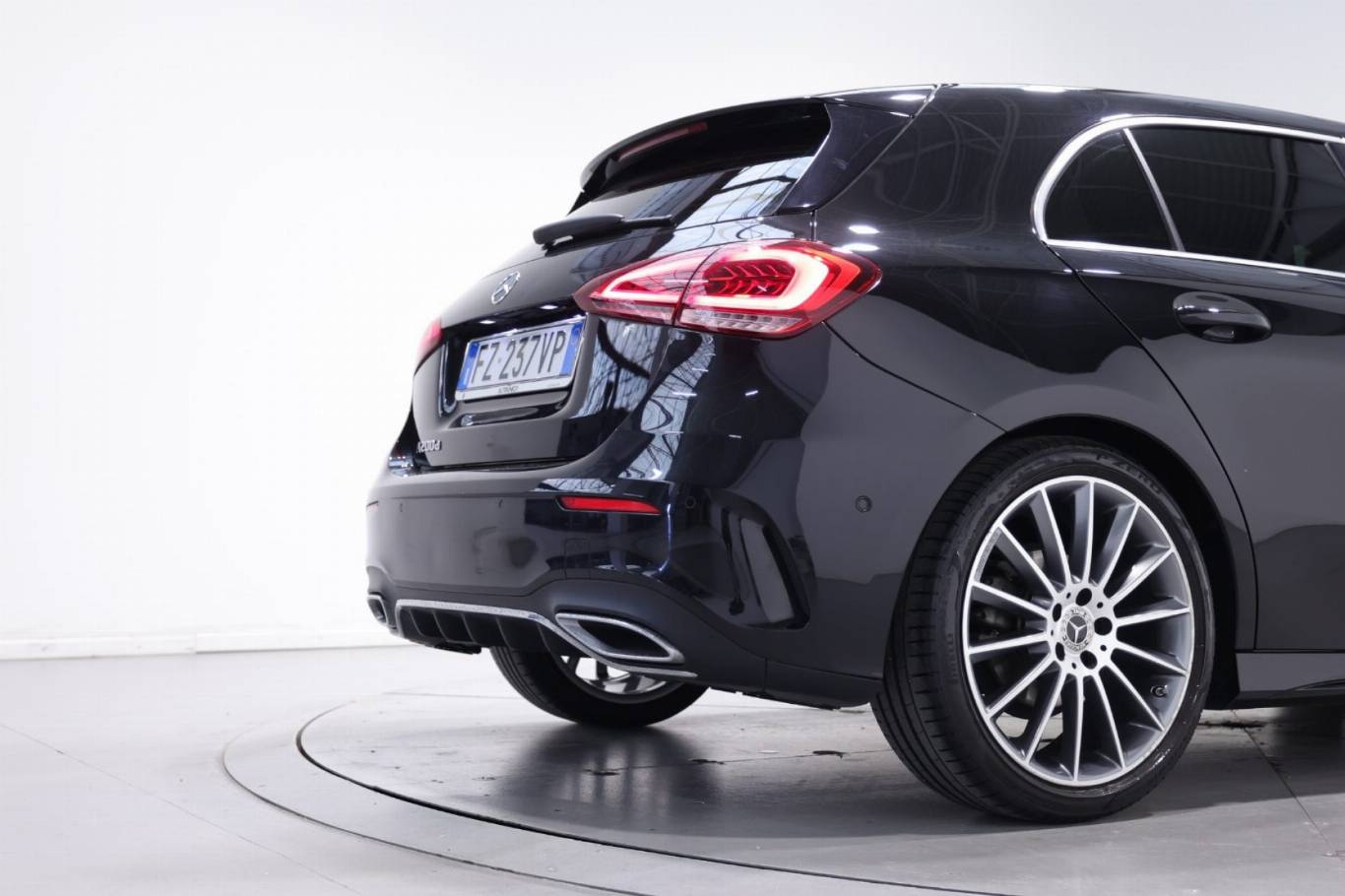 MERCEDES-BENZ A 200 13