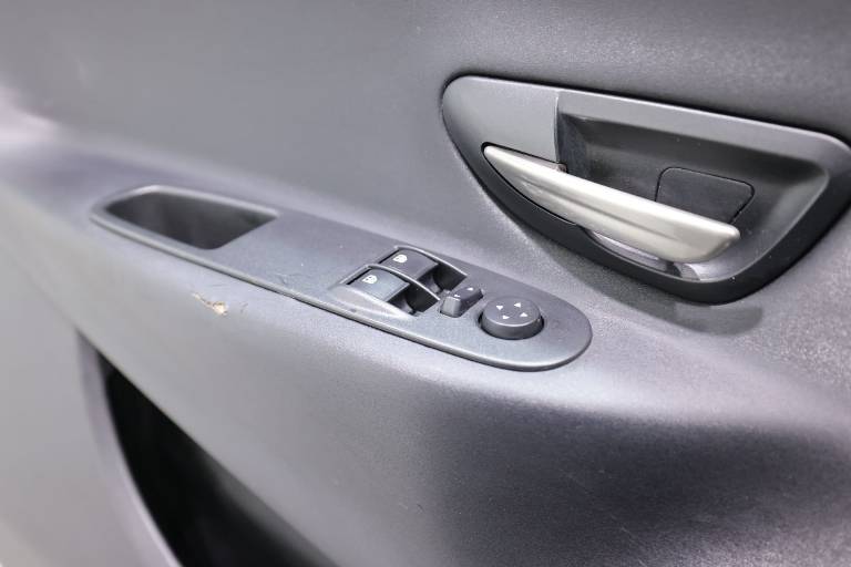 LANCIA Ypsilon 28