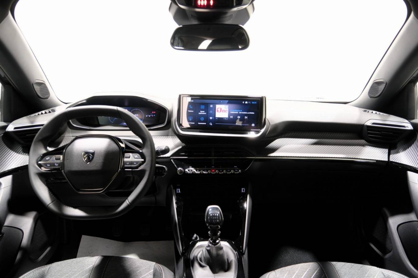 PEUGEOT 2008 6