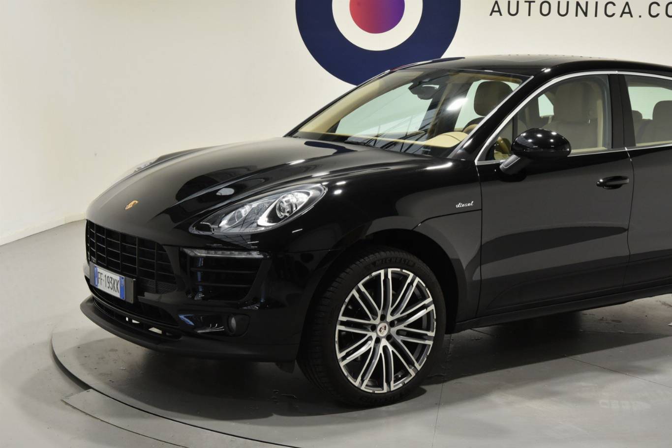 PORSCHE Macan 34