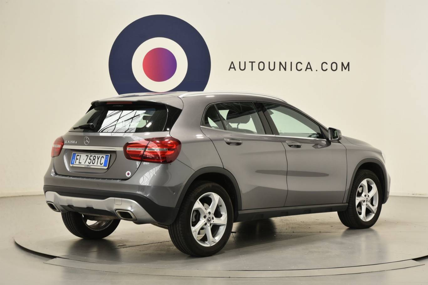 MERCEDES-BENZ GLA 200 30