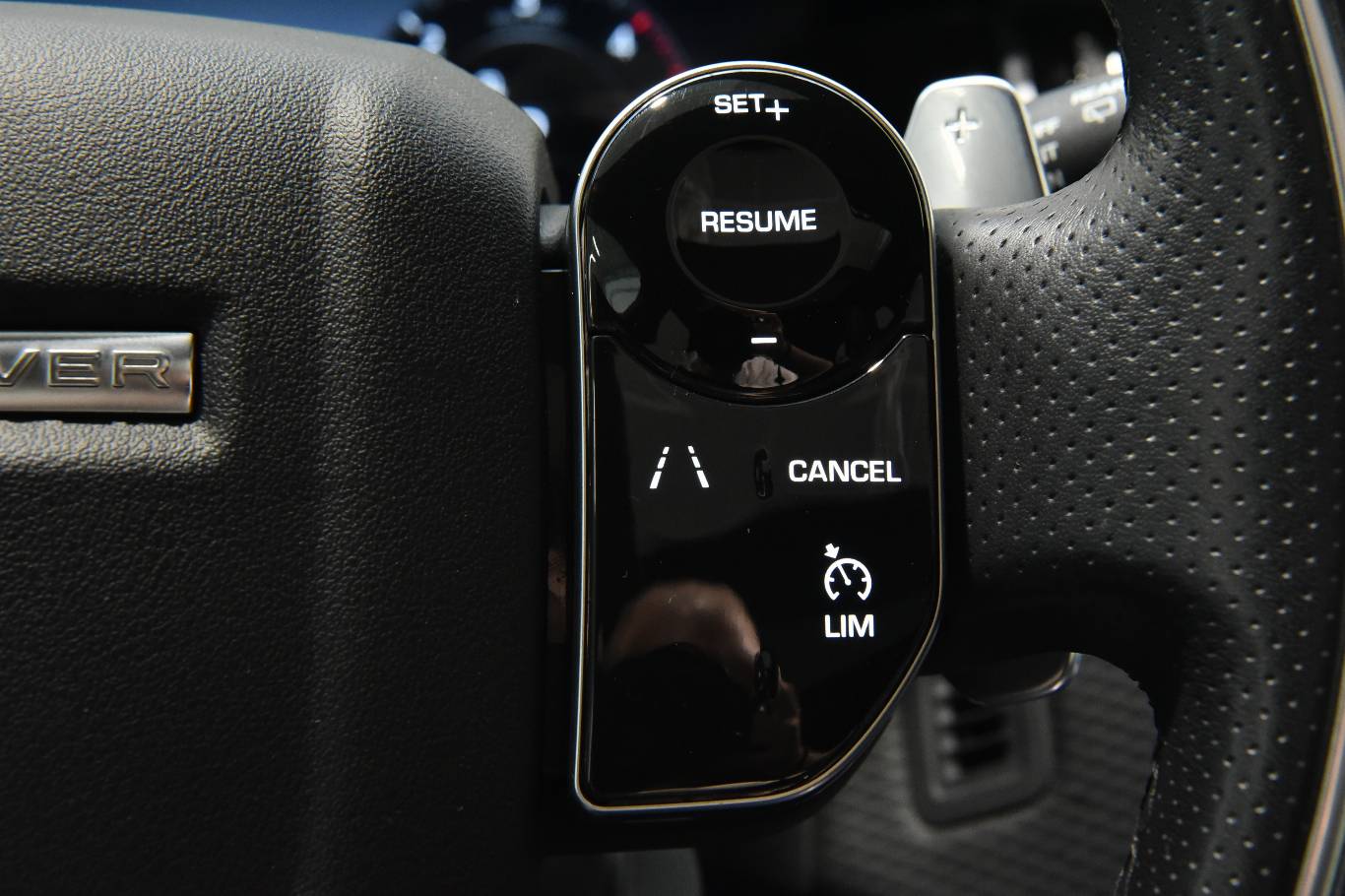 LAND ROVER Range Rover Velar 28