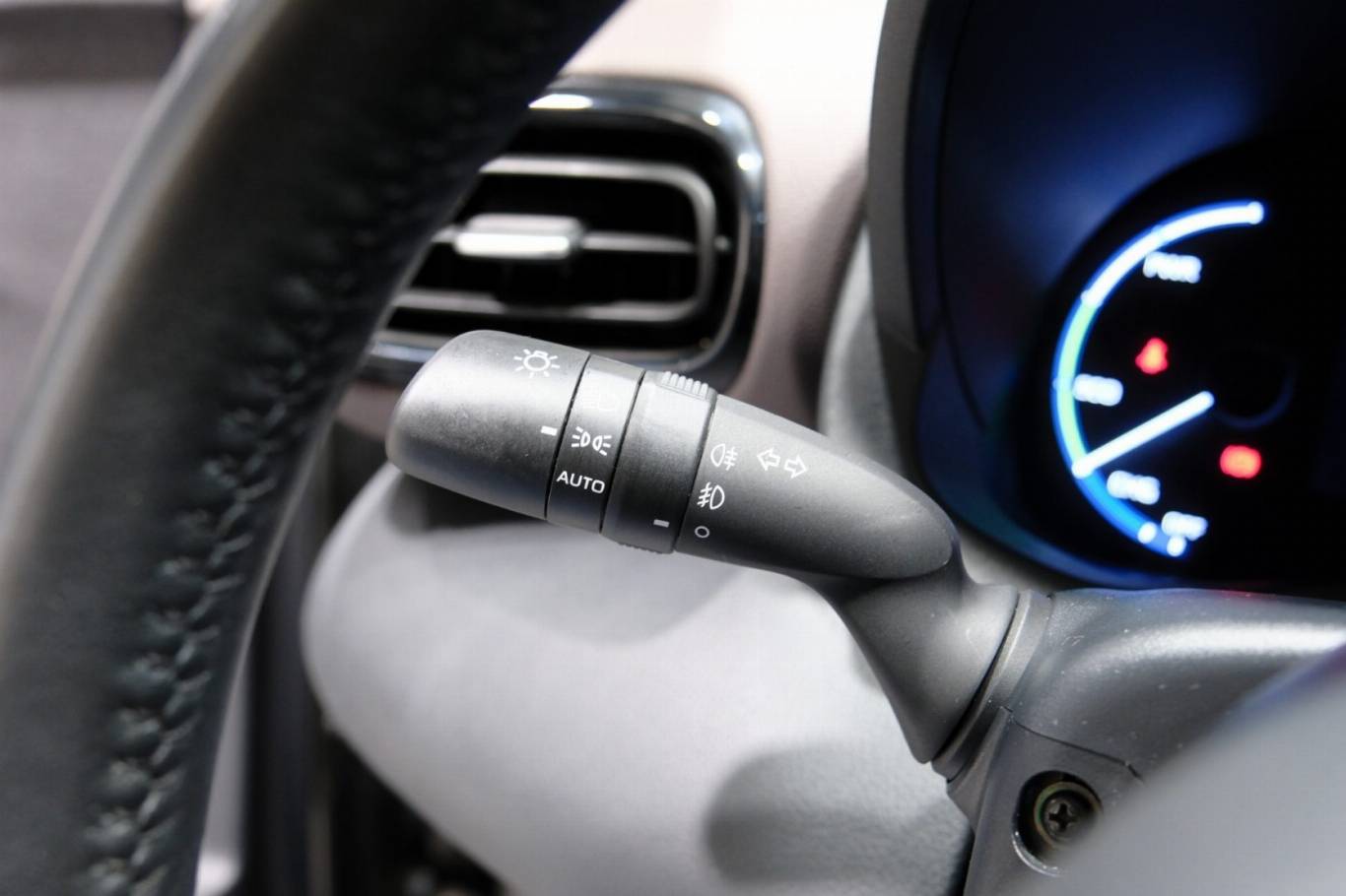 TOYOTA Yaris Cross 24