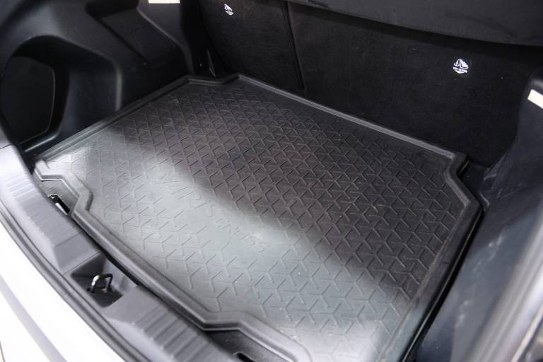 TOYOTA Yaris Cross 60