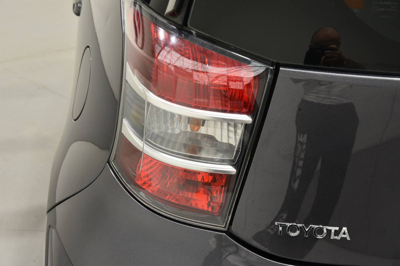 TOYOTA IQ 17