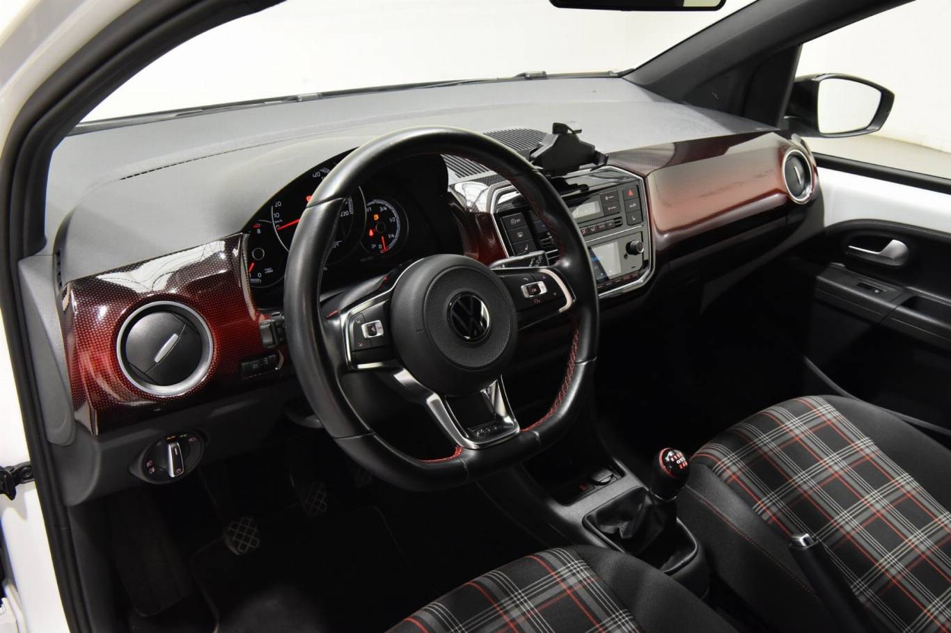 VOLKSWAGEN Up! 3
