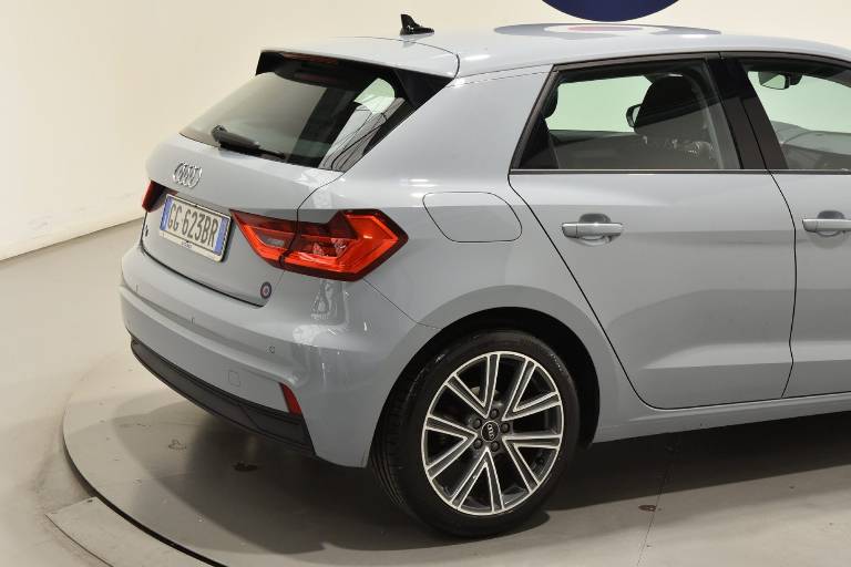 AUDI A1 16