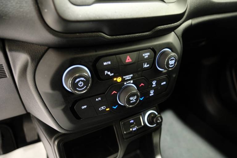 JEEP Renegade 28