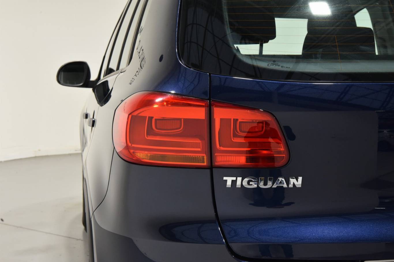VOLKSWAGEN Tiguan 38