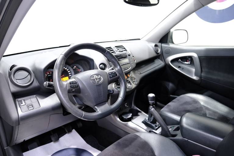 TOYOTA RAV 4 MY23 5