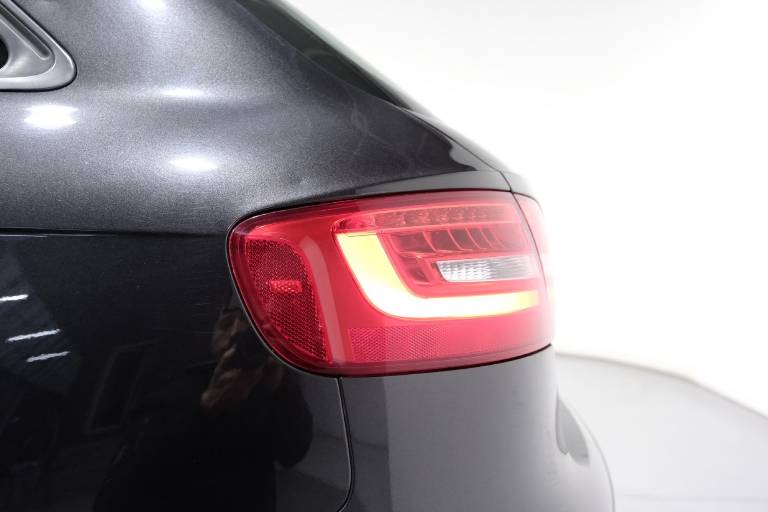 AUDI A4 47