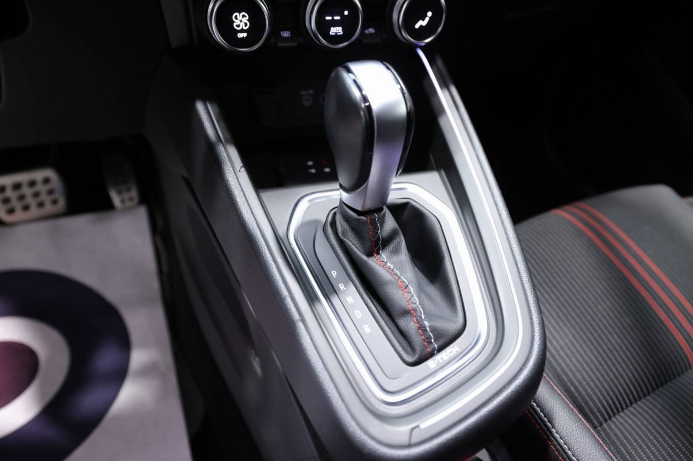 RENAULT Clio 30